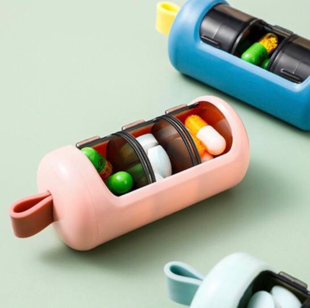 Таблетниця з 3 осередками із пластику 9×3 см для таблеток - м'ятний колір 603771 фото