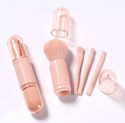 Портативный набор кистей из 4-х штук для макияжа в тубусе; цвет Розовый 604235 фото